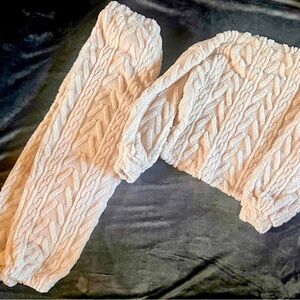 Women’s 2 pc. teddy cable style pant and crop top.